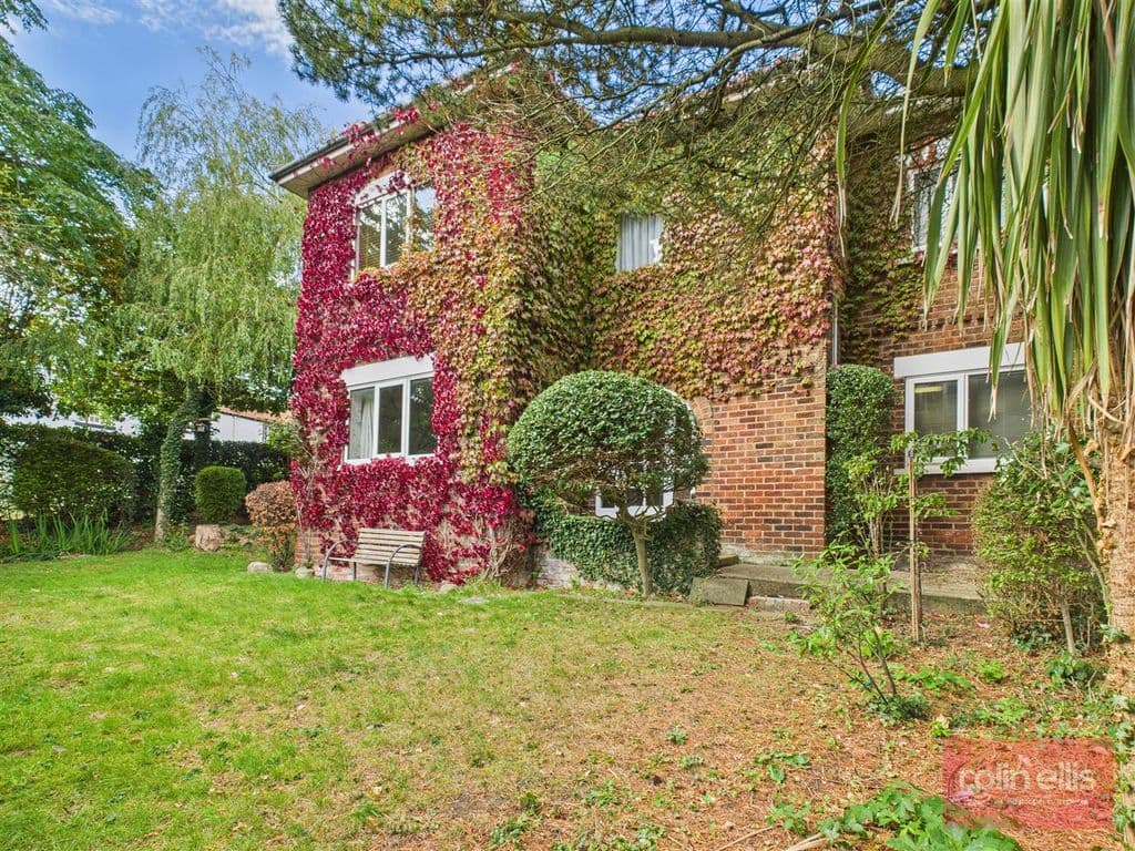 View property at Lady Ediths Avenue, Newby, Scarborough YO12