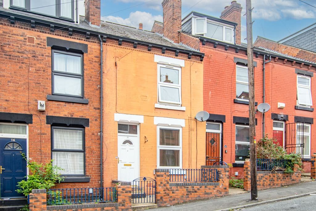View property at Carberry Terrace, Leeds LS6