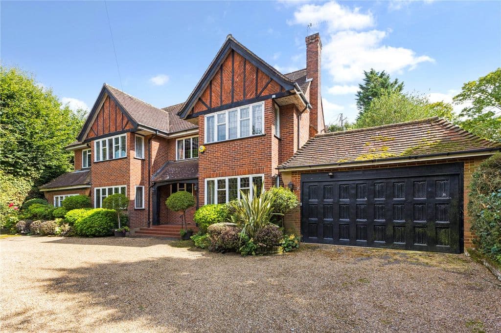 Park Close, Rickmansworth, Hertfordshire WD3 - Image 2