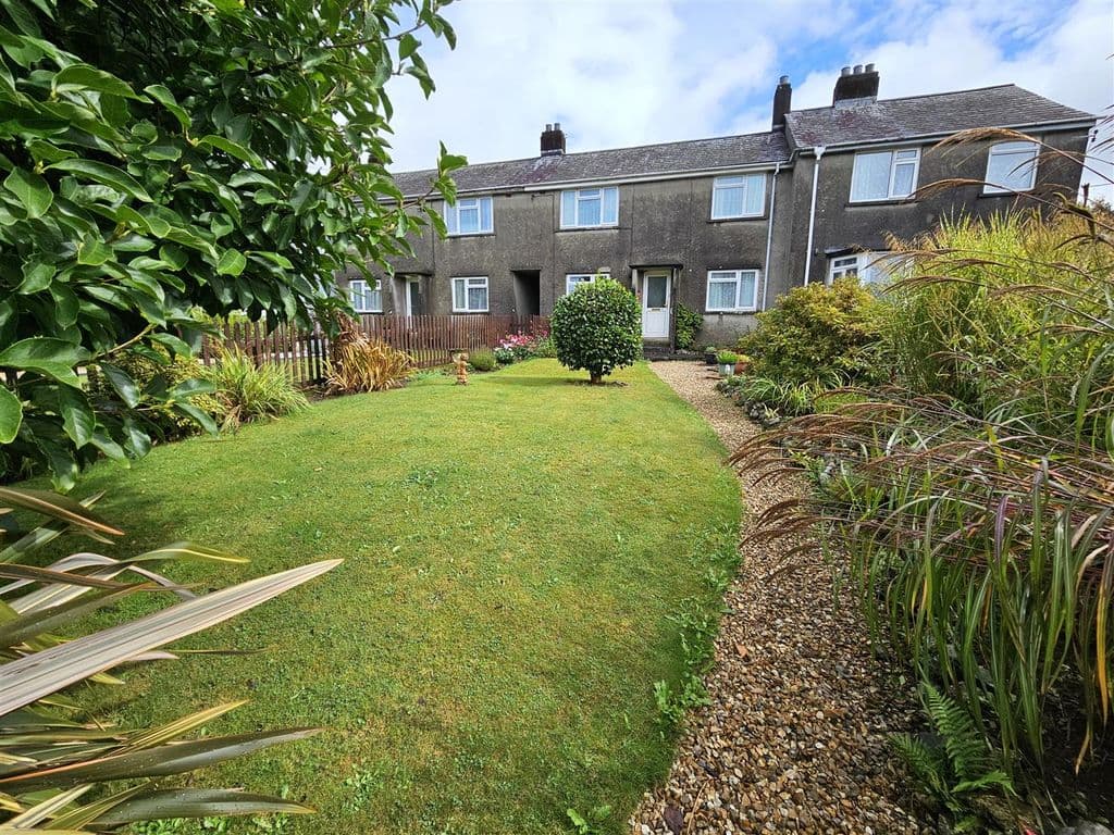View property at Drake Gardens, Tavistock PL19