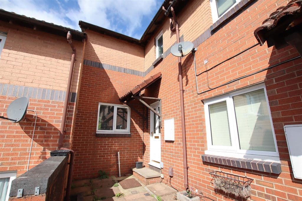 View property at Farm Hill, Ewick, Exeter EX4