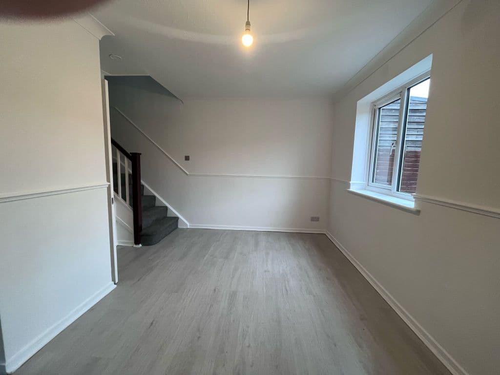 Holden Close, Dagenham RM8 - Image 1