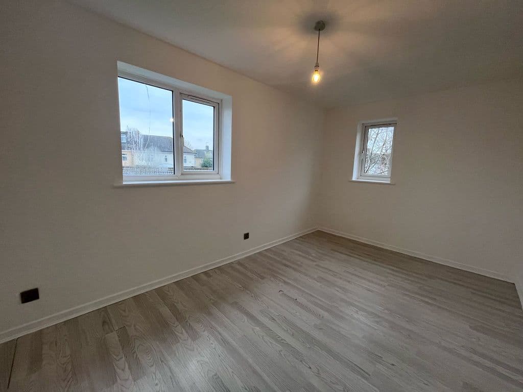 Holden Close, Dagenham RM8 - Image 4