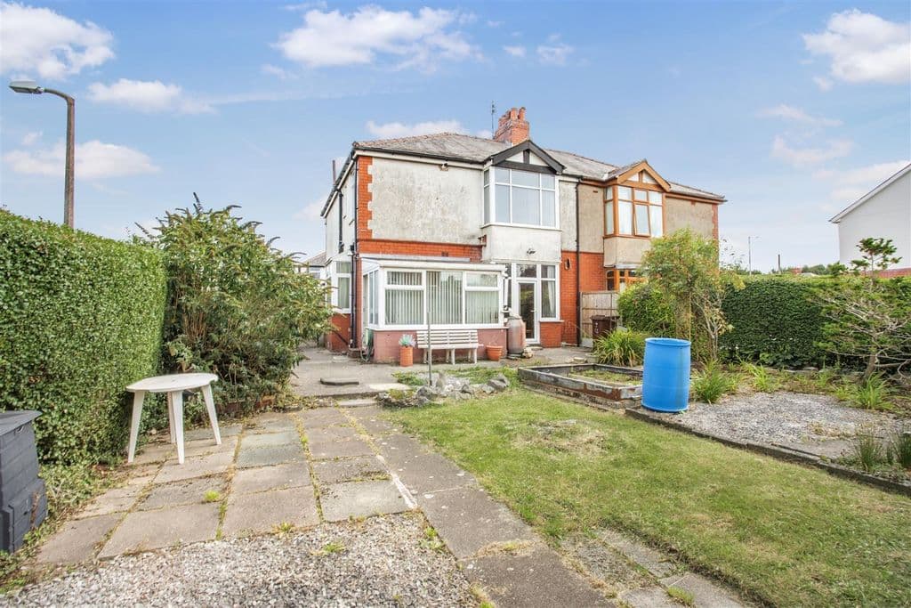 View property at Clifton Avenue, Ashton-On-Ribble, Preston PR2