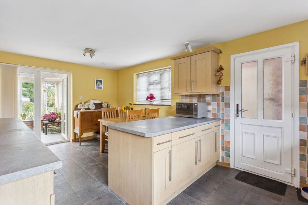 Highfield Road, Princes Risborough HP27 - Image 5