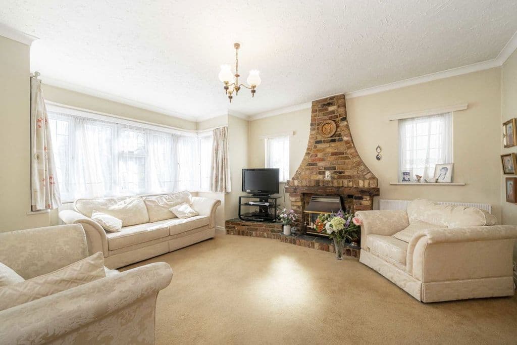 Harfield Road, Sunbury-On-Thames TW16 - Image 2