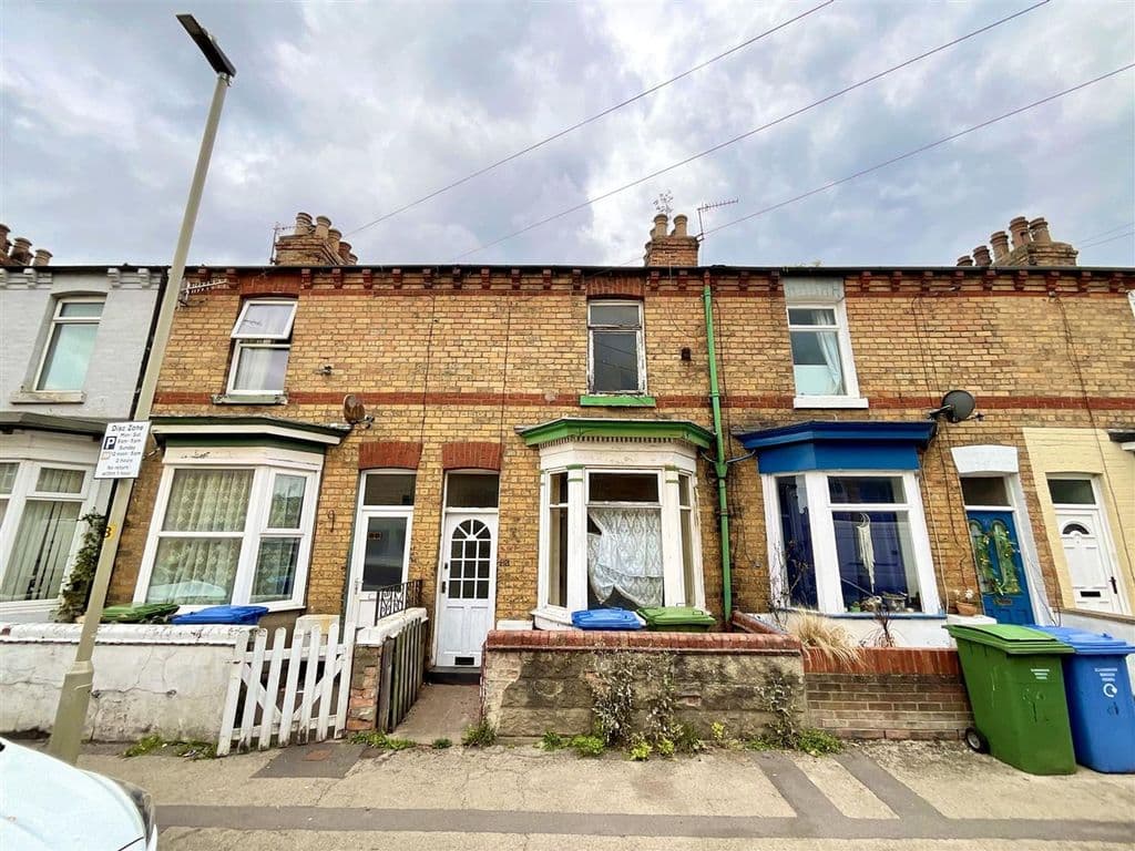 View property at Commercial Street, Scarborough YO12