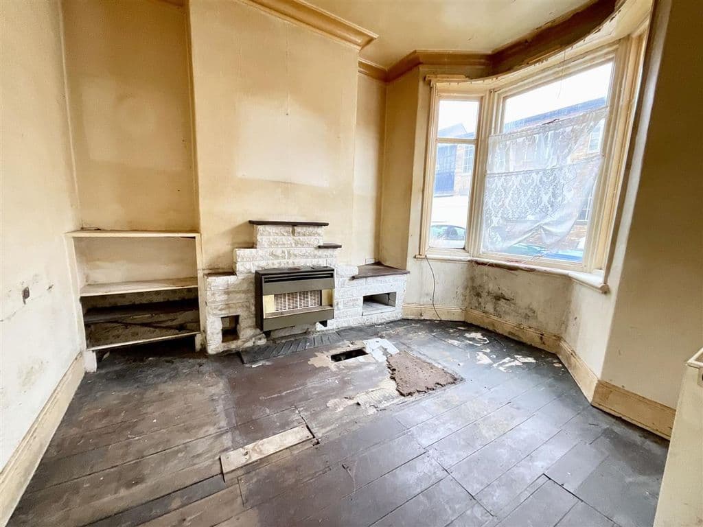 Commercial Street, Scarborough YO12 - Image 2
