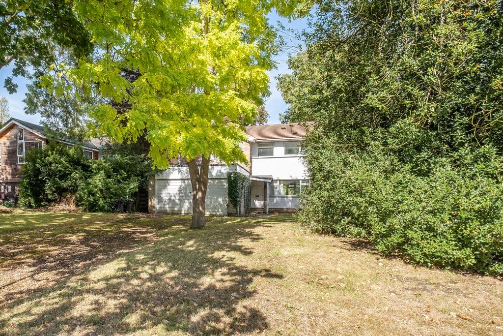 Martingales Close, Richmond TW10 - Image 1