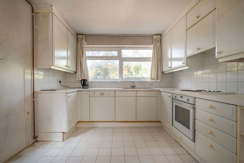 Martingales Close, Richmond TW10 - Image 3