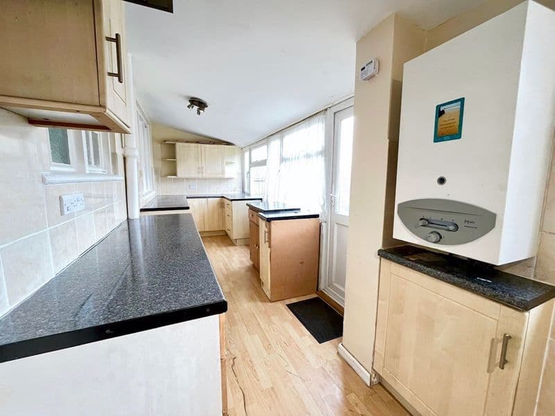 King Harolds Way, Bexleyheath DA7 - Image 2