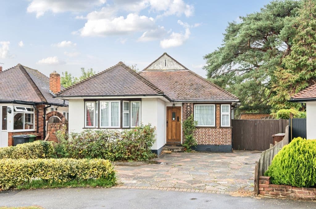 View property at Plantagenet Close, Worcester Park, Surrey KT4