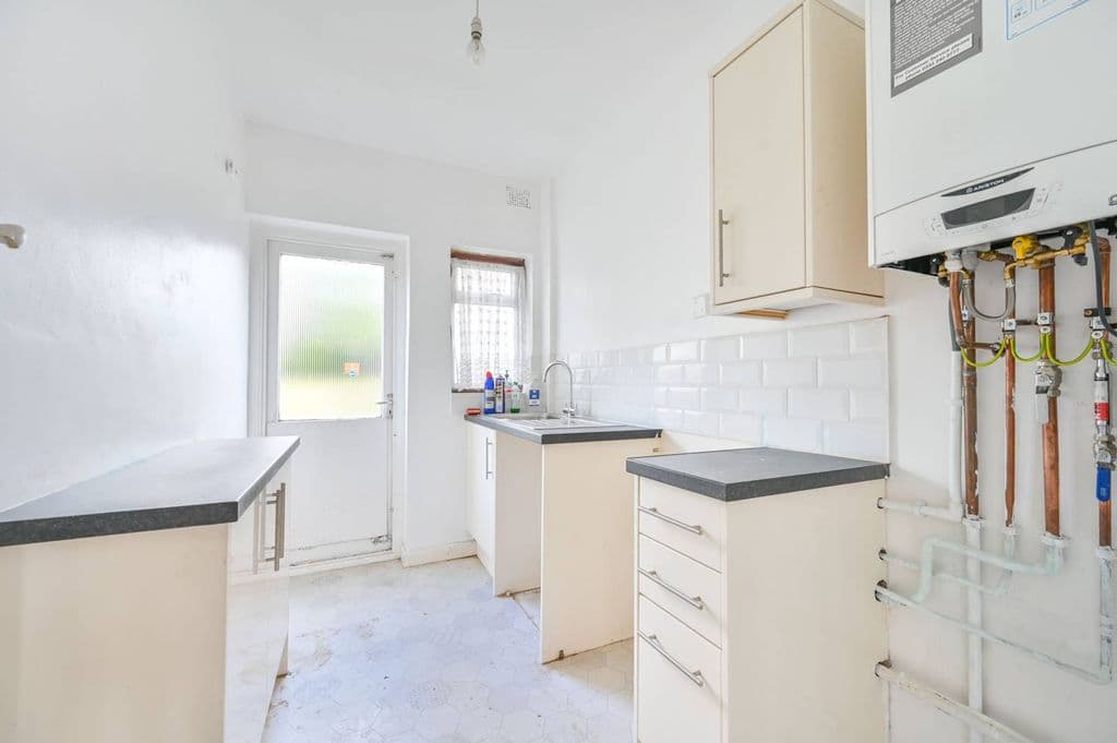 Oakington Manor Drive, Wembley HA9 - Image 1