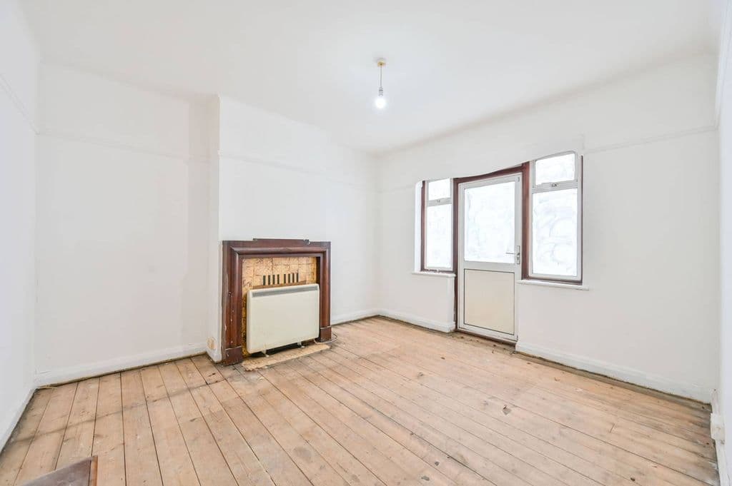Oakington Manor Drive, Wembley HA9 - Image 4