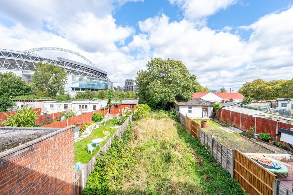 Oakington Manor Drive, Wembley HA9 - Image 5