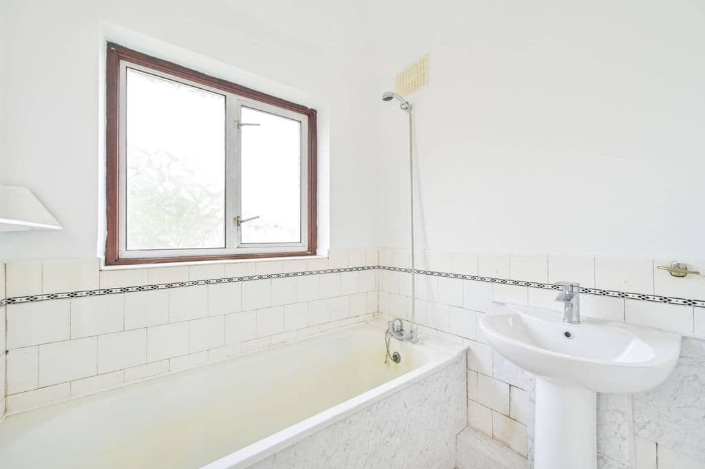 Oakington Manor Drive, Wembley HA9 - Image 9