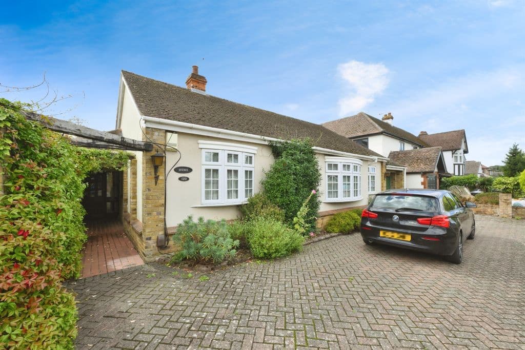 Old Nazeing Road, Broxbourne EN10 - Image 1