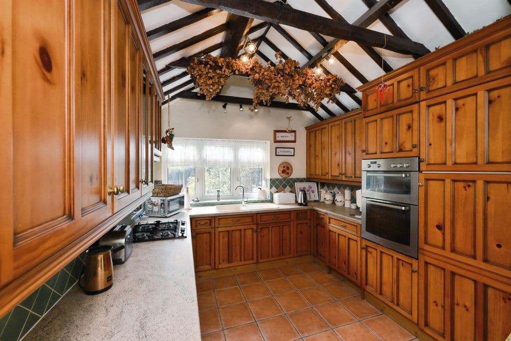 Old Nazeing Road, Broxbourne EN10 - Image 2