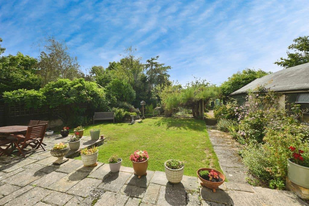 Old Nazeing Road, Broxbourne EN10 - Image 3