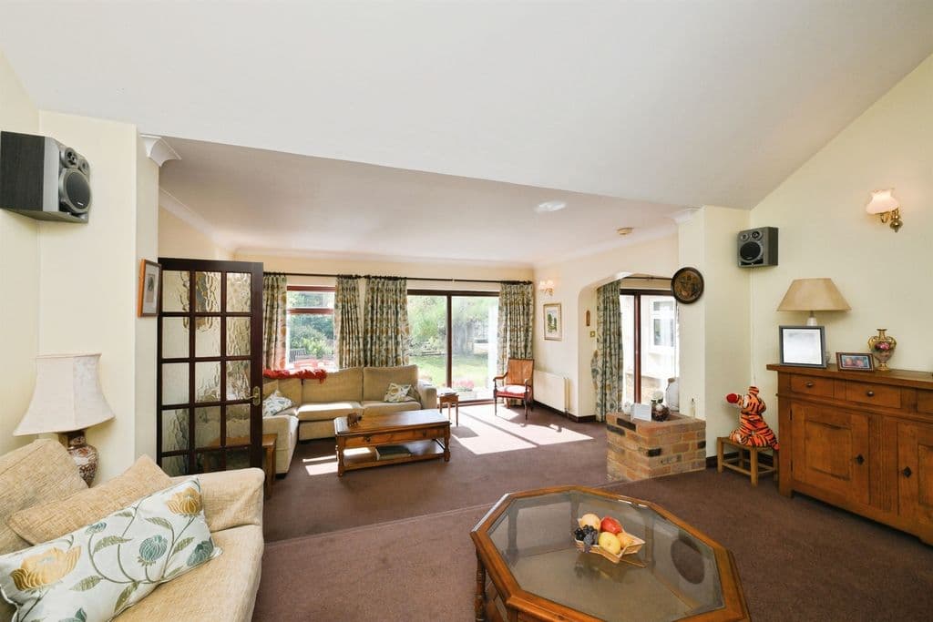 Old Nazeing Road, Broxbourne EN10 - Image 4