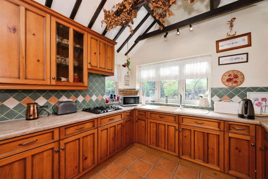Old Nazeing Road, Broxbourne EN10 - Image 5