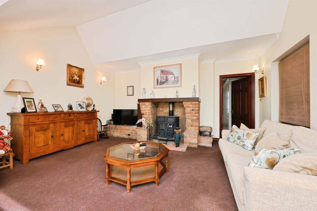 Old Nazeing Road, Broxbourne EN10 - Image 7