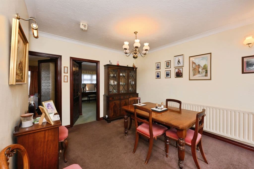 Old Nazeing Road, Broxbourne EN10 - Image 9