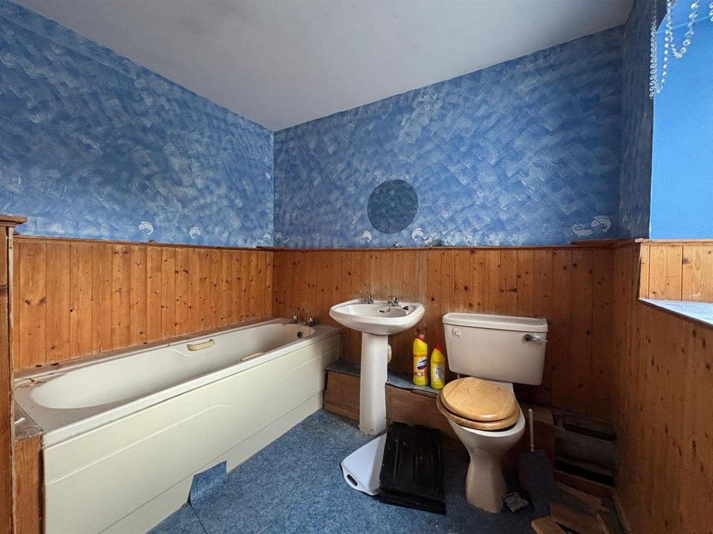Station Road, Llangennech, Llanelli SA14 - Image 11
