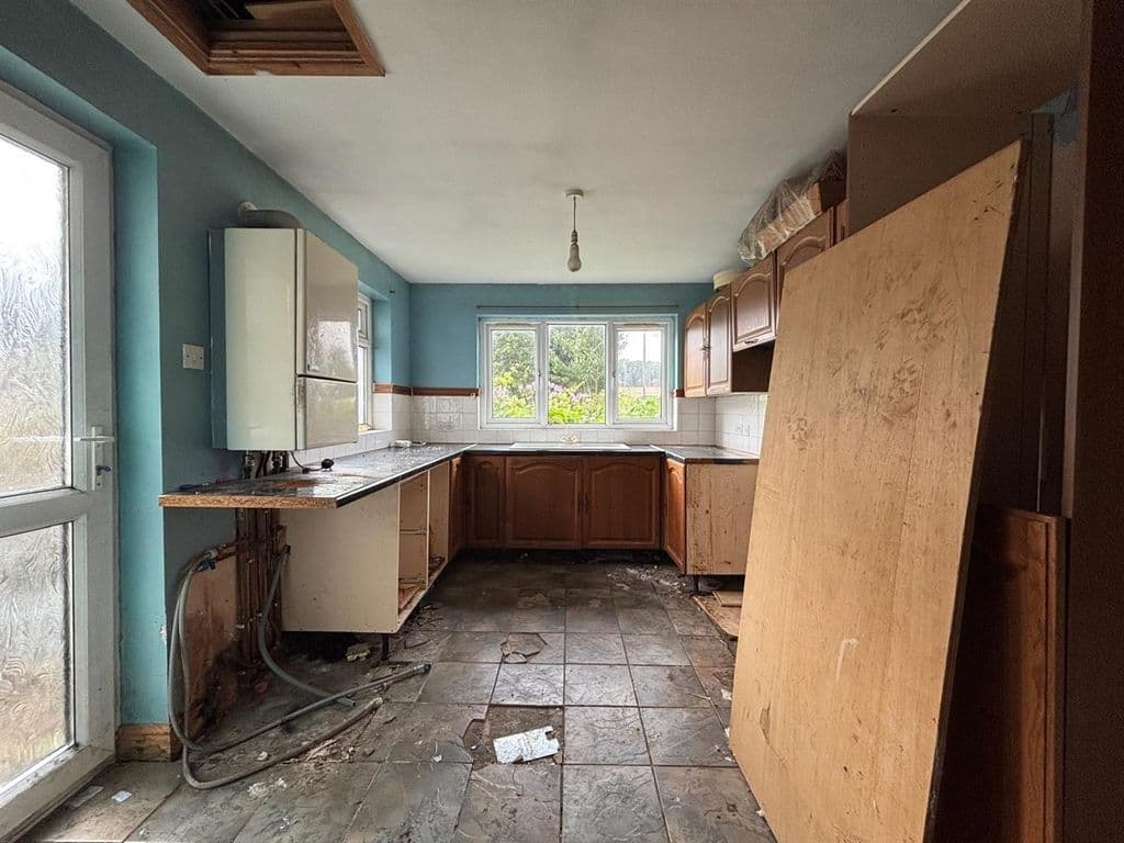 Station Road, Llangennech, Llanelli SA14 - Image 5