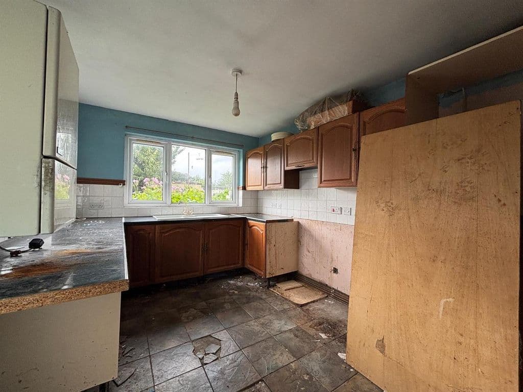 Station Road, Llangennech, Llanelli SA14 - Image 6