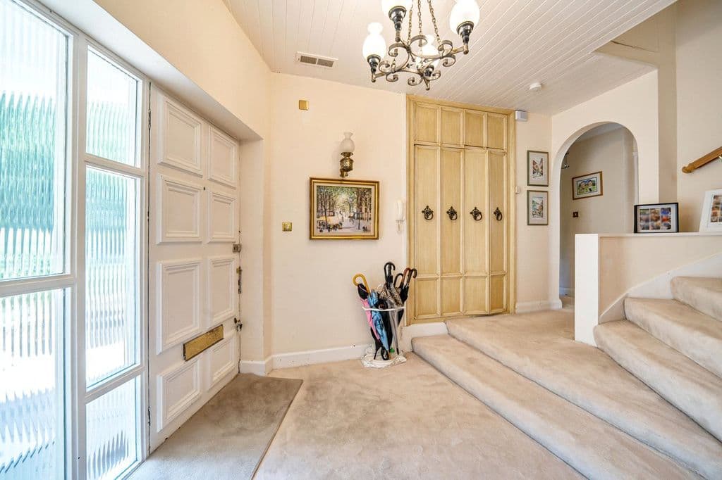 Partingdale Lane, Mill Hill, London NW7 - Image 3