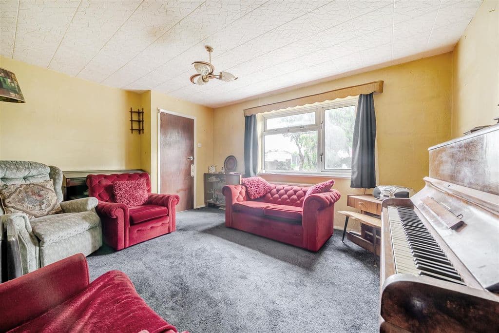 Mount Pleasant Road, Clapham MK41 - Image 2