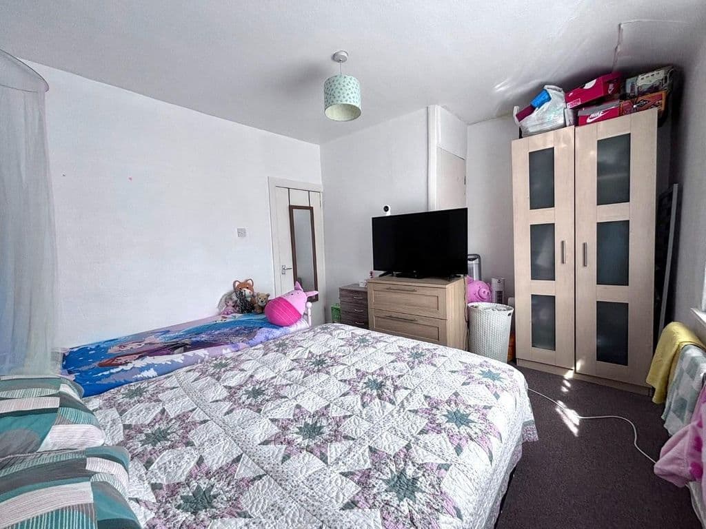 Warwick Crescent, Hayes UB4 - Image 7