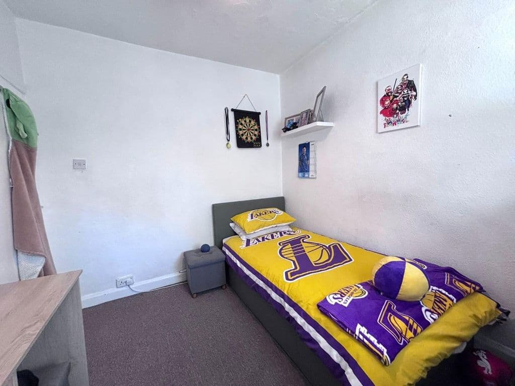 Warwick Crescent, Hayes UB4 - Image 8