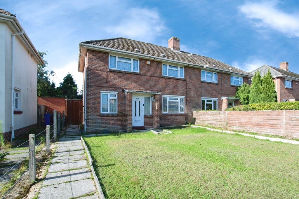 Guernsey Road, Poole BH12 - Image 1