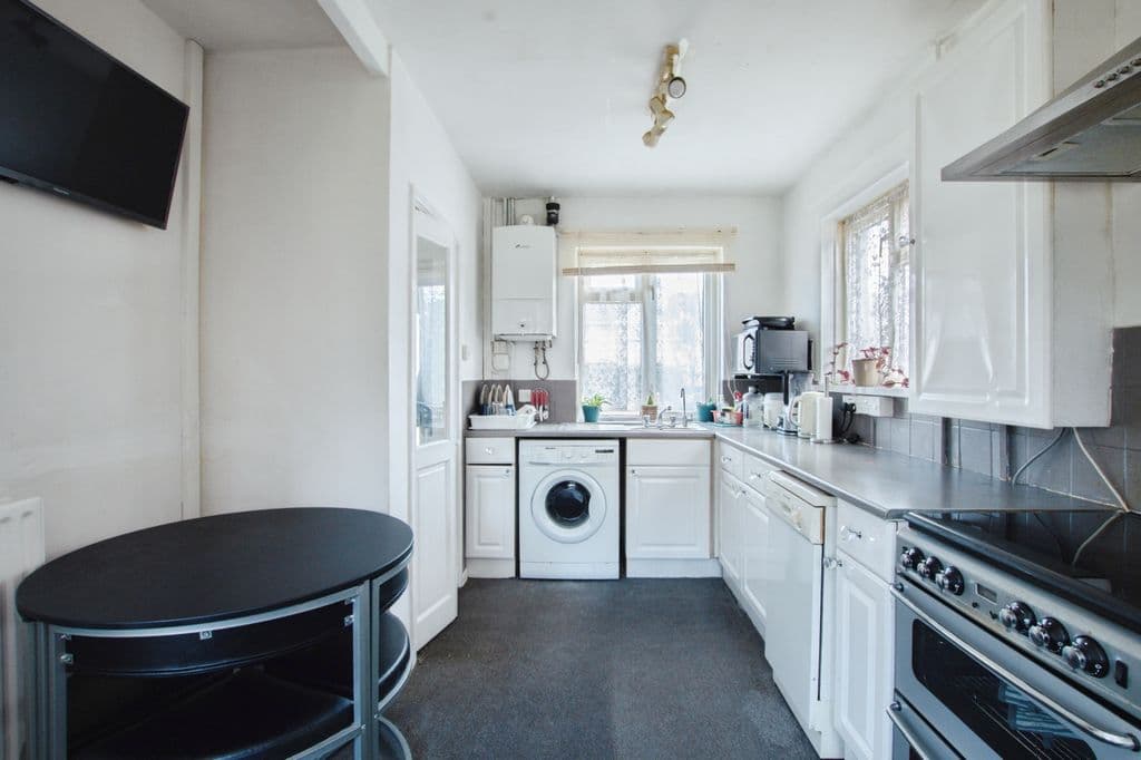 Guernsey Road, Poole BH12 - Image 4