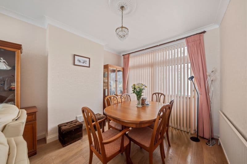 Ardrossan Gardens, Worcester Park KT4 - Image 4