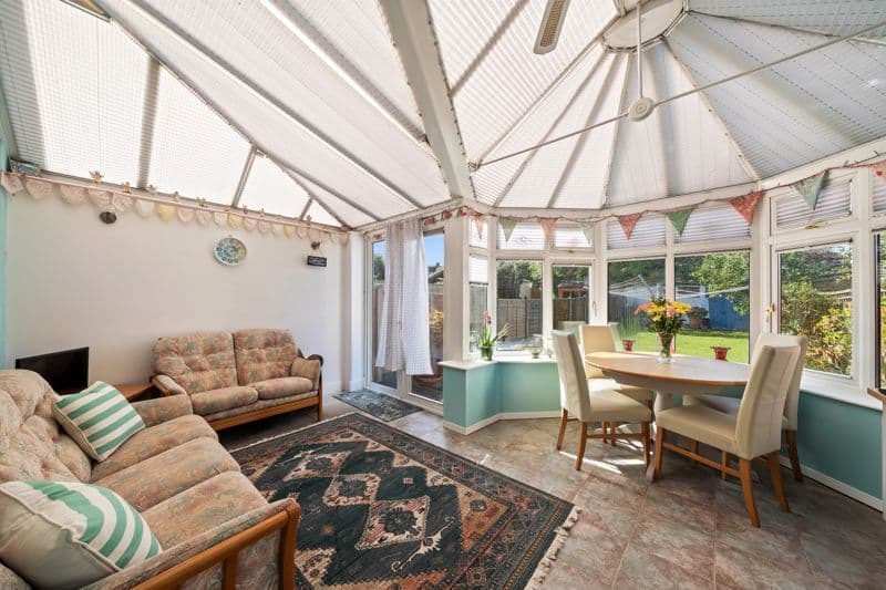 Ardrossan Gardens, Worcester Park KT4 - Image 6