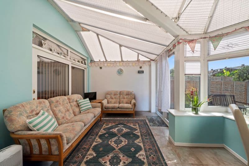 Ardrossan Gardens, Worcester Park KT4 - Image 7
