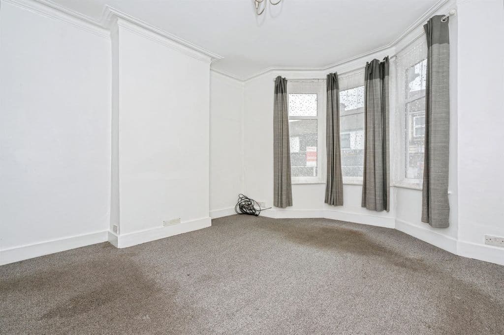 Southend Road, Grays RM17 - Image 2