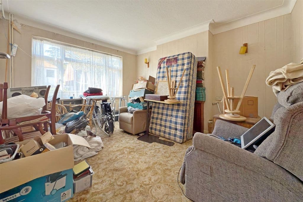 Lodge Avenue, Gidea Park RM2 - Image 7
