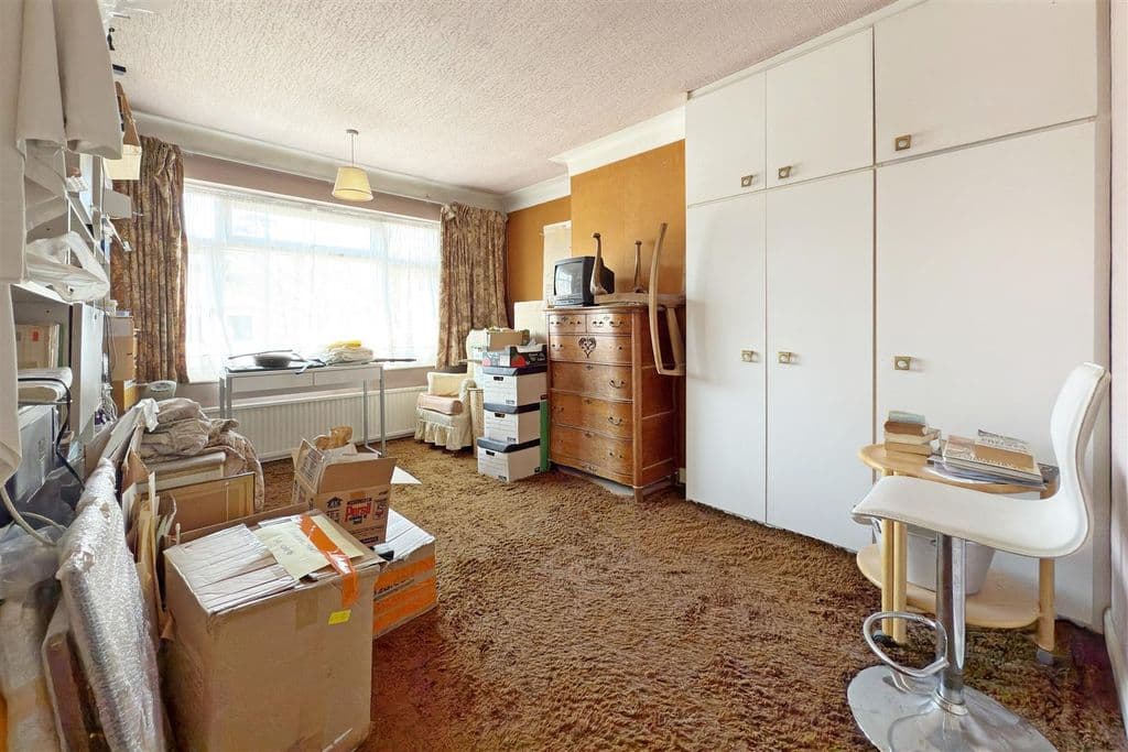 Lodge Avenue, Gidea Park RM2 - Image 8