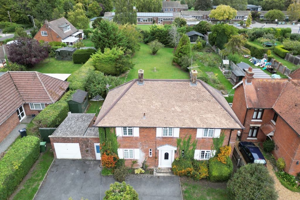 Weyhill Road, Andover SP10 - Image 1