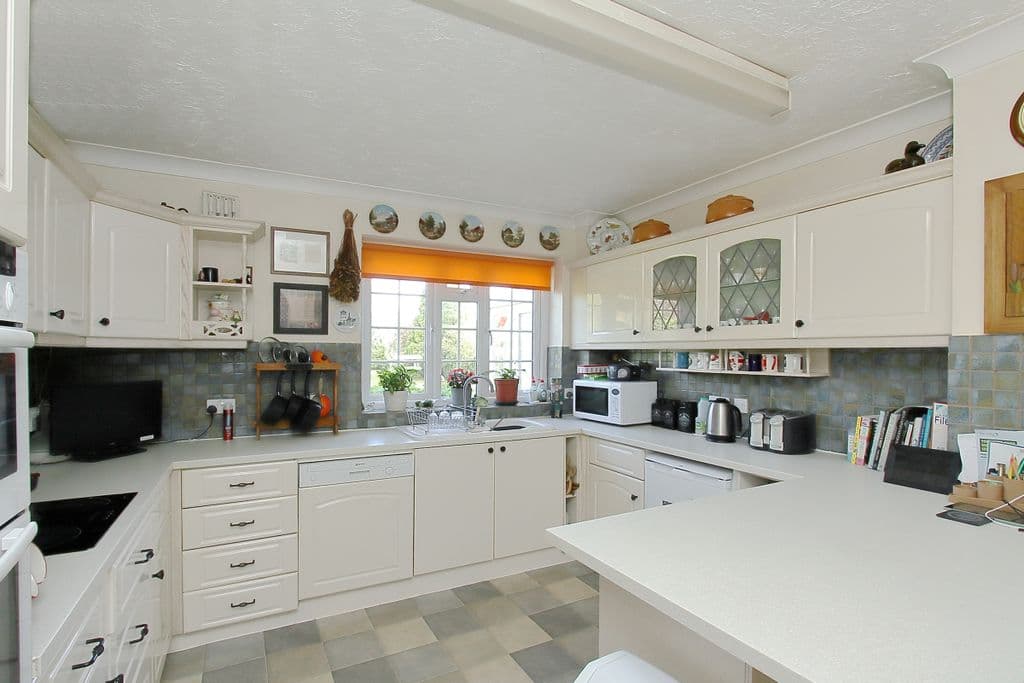 Weyhill Road, Andover SP10 - Image 6
