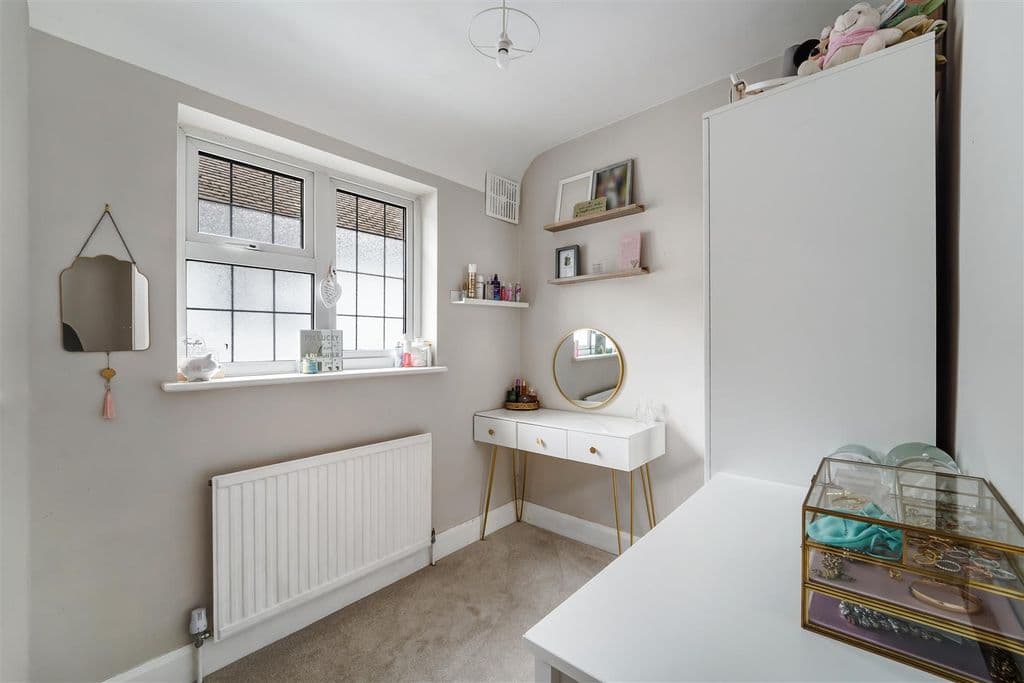 Portway Crescent, Ewell Village KT17 - Image 11