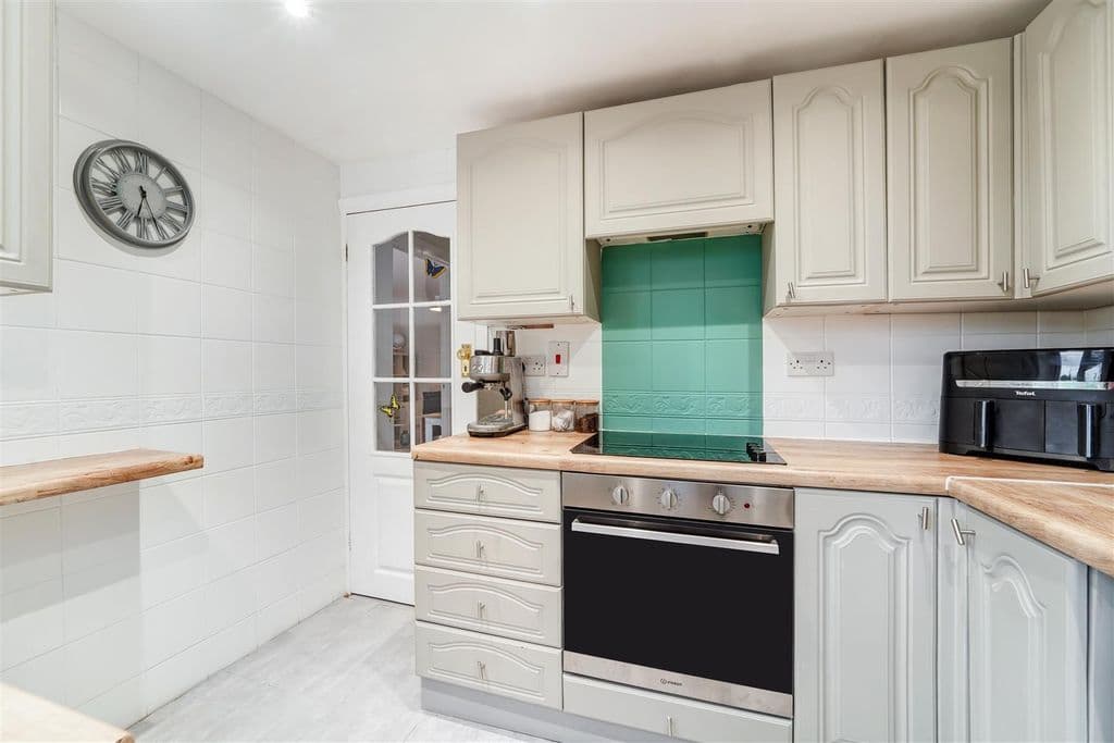 Portway Crescent, Ewell Village KT17 - Image 6