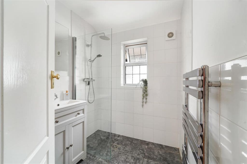 Portway Crescent, Ewell Village KT17 - Image 8