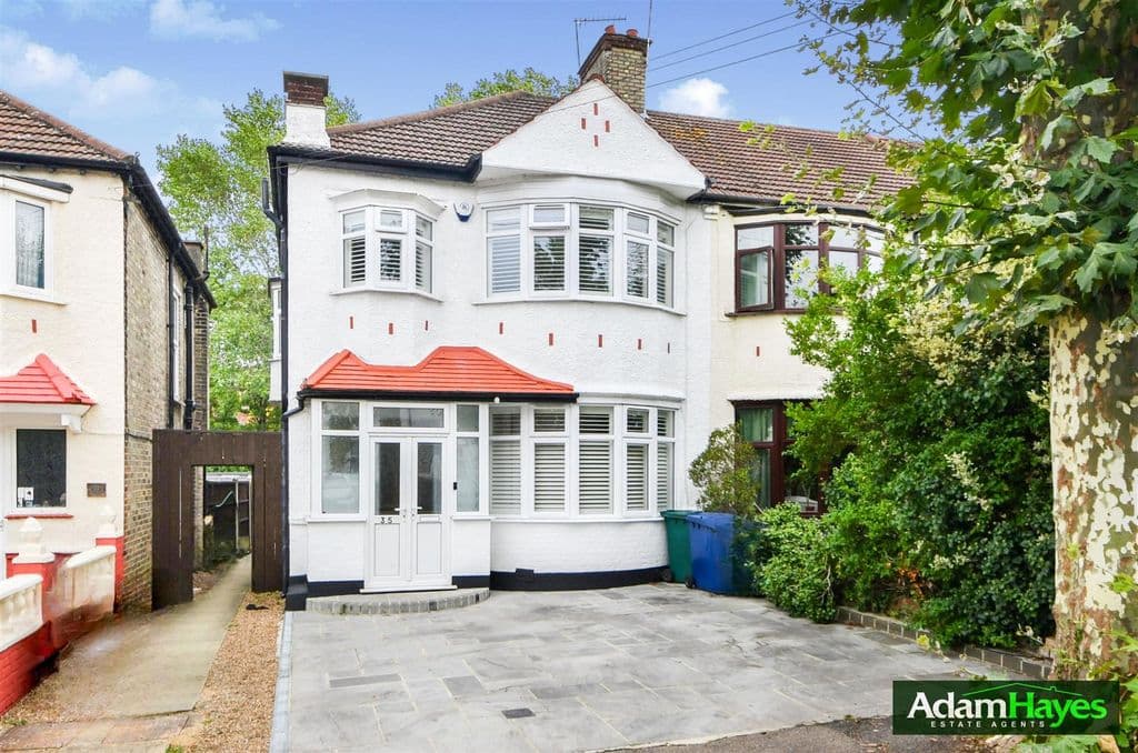 View property at Woodberry Grove, North Finchley N12