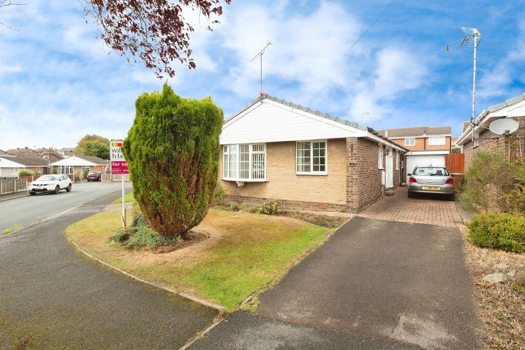View property at East Dale Close, Hemsworth, Pontefract WF9