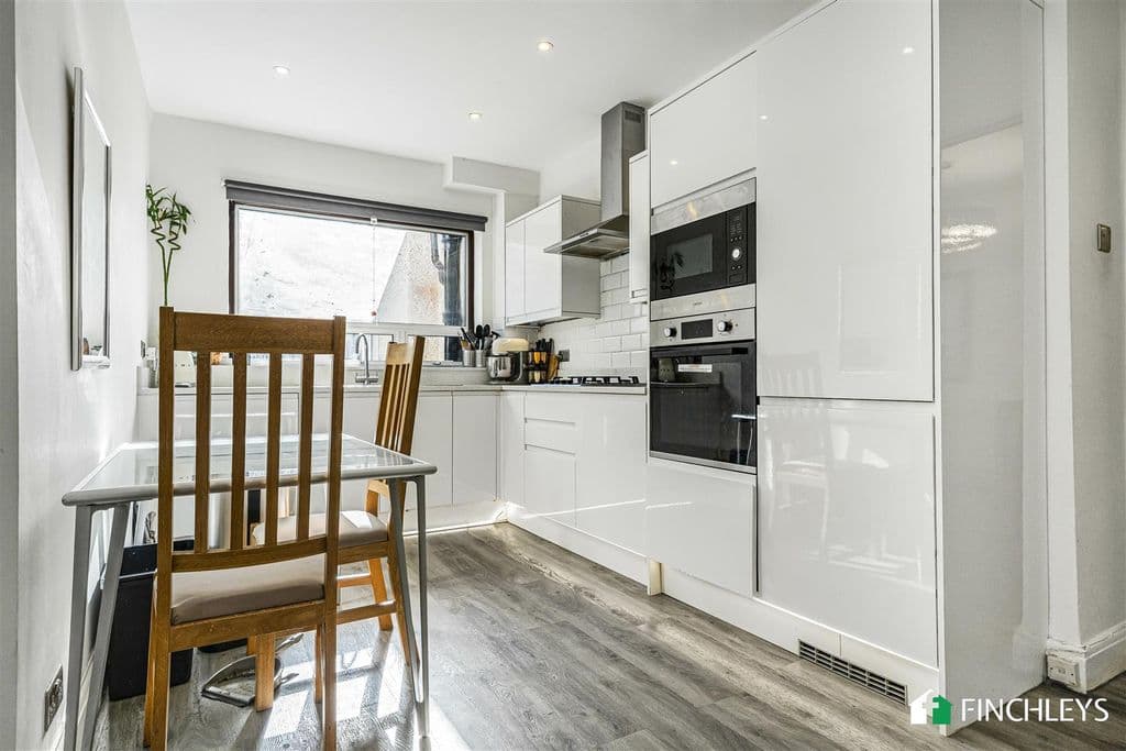 Selvage Lane, Mill Hill NW7 - Image 10